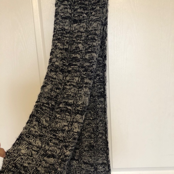 Gap Unisex Scarf - Picture 2 of 3